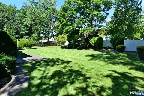 Exterior - 317 Mckinley Blvd, Paramus, NJ 07652 photo 8 of 10