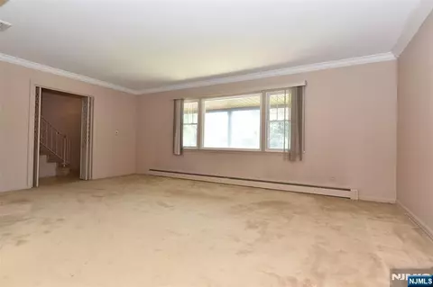 Living - 317 Mckinley Blvd, Paramus, NJ 07652 photo 3 of 9
