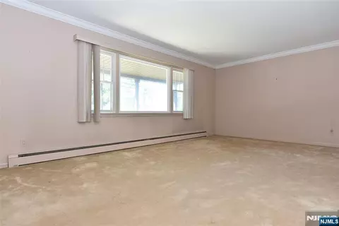 Living - 317 Mckinley Blvd, Paramus, NJ 07652 photo 2 of 9