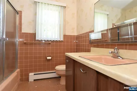 Bath - 317 Mckinley Blvd, Paramus, NJ 07652 photo 2 of 2