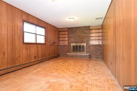 Living - 317 Mckinley Blvd, Paramus, NJ 07652 photo 5 of 9