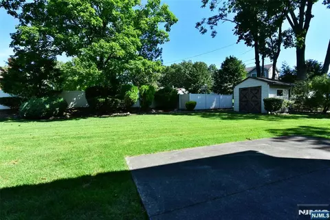 Exterior - 317 Mckinley Blvd, Paramus, NJ 07652 photo 5 of 10