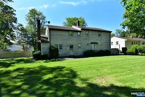 Exterior - 317 Mckinley Blvd, Paramus, NJ 07652 photo 7 of 10