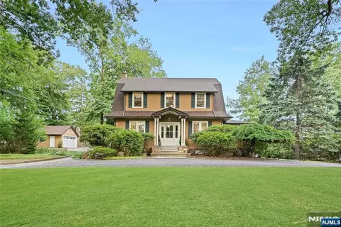 31 4th St, Park Ridge, NJ 07656