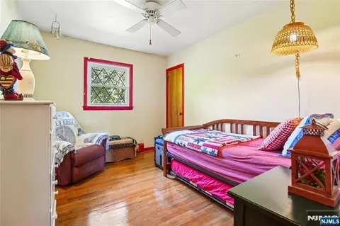 Bedroom - 425 Beech Ave, Paramus, NJ 07652 photo 2 of 3
