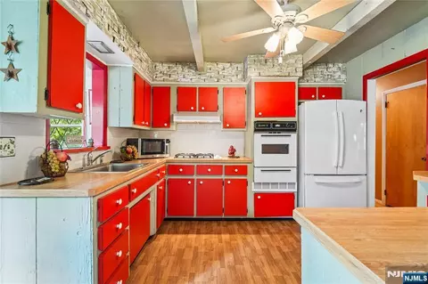 Kitchen - 425 Beech Ave, Paramus, NJ 07652 photo 3 of 3