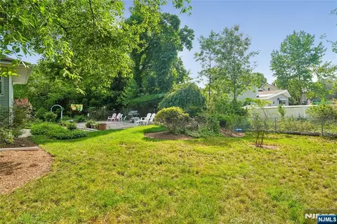 Exterior - 425 Beech Ave, Paramus, NJ 07652 photo 8 of 8