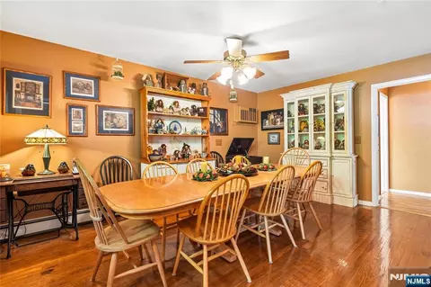 Dining - 425 Beech Ave, Paramus, NJ 07652 photo 1 of 3