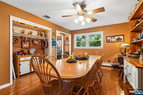 Dining - 425 Beech Ave, Paramus, NJ 07652 photo 3 of 3