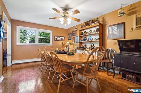 Dining - 425 Beech Ave, Paramus, NJ 07652 photo 2 of 3