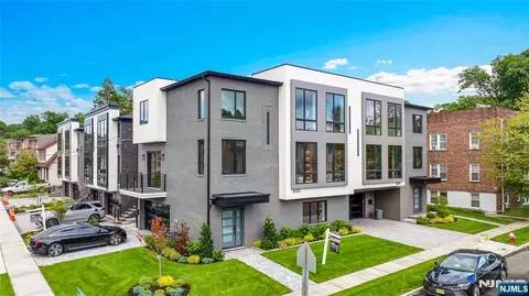 500 2nd #A, Palisades Park, NJ 07650