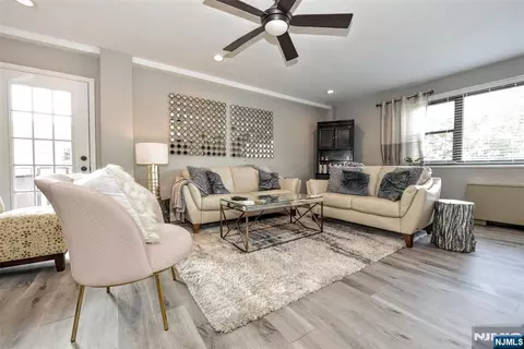 Living - 25 Grand Ave #2J, Hackensack, NJ 07601 photo 2 of 4
