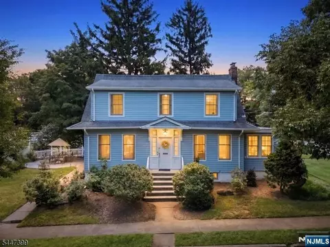 35 Lowell St, Westwood, NJ 07675