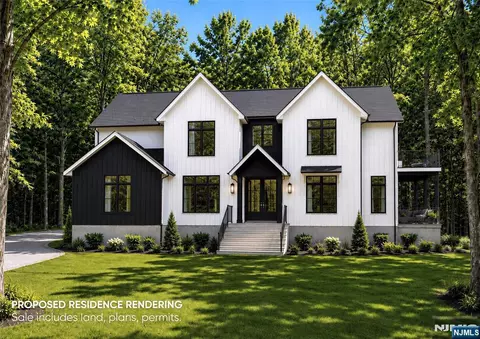 10 Deerfield Dr, Woodcliff Lake, NJ 07677