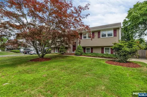 328 Ruckman Rd, Hillsdale, NJ 07642