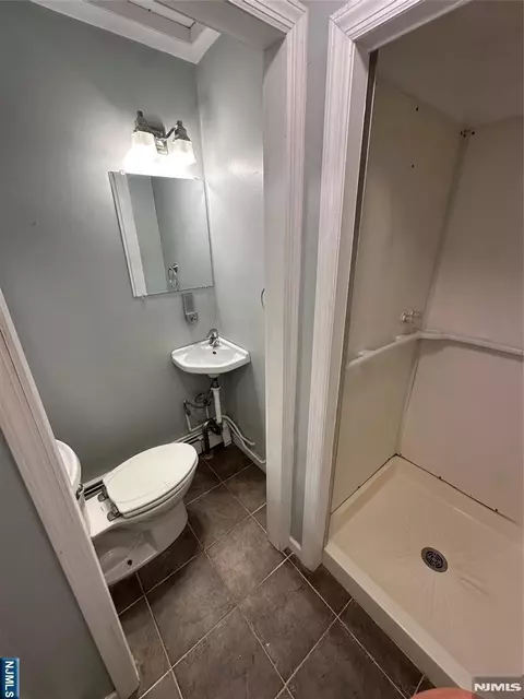 Bath - 36 Morningside Ave, Cresskill, NJ 07626 photo 1 of 4