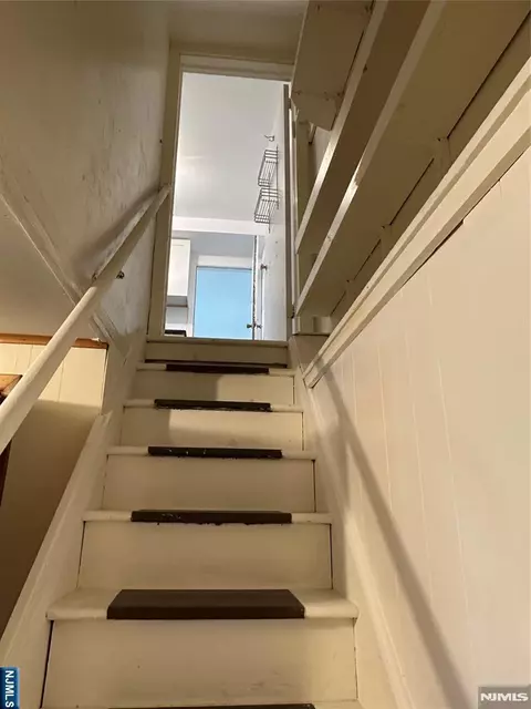 Entry Way - 36 Morningside Ave, Cresskill, NJ 07626 photo 3 of 4