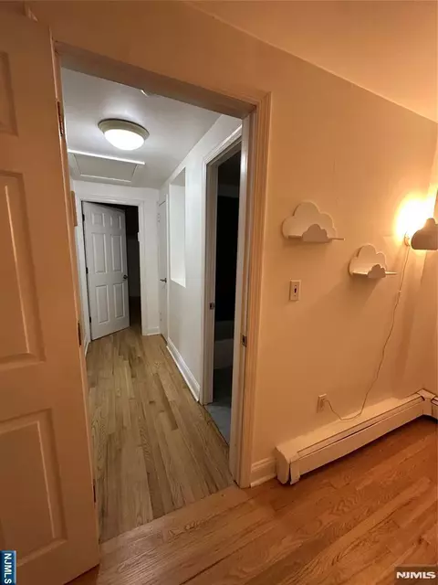 Entry Way - 36 Morningside Ave, Cresskill, NJ 07626 photo 2 of 4