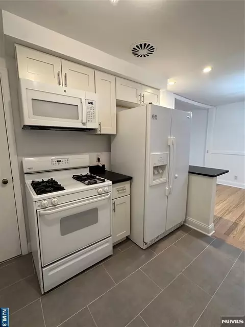 Kitchen - 36 Morningside Ave, Cresskill, NJ 07626 photo 5 of 5