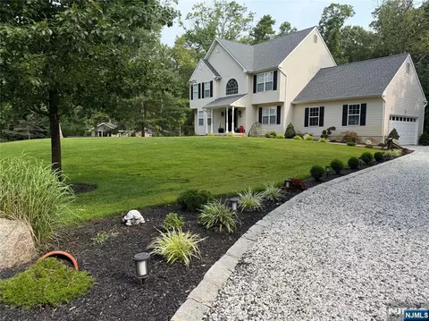 209 Success Rd, Cream Ridge, NJ 08514