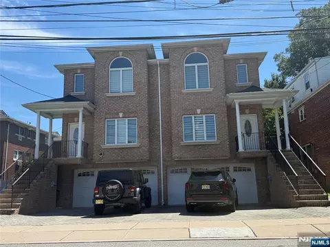 270 2nd St, Palisades Park, NJ 07650