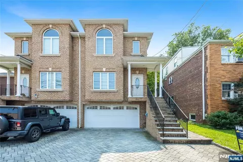 270 2nd St, Palisades Park, NJ 07650