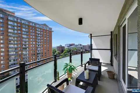 Exterior - 125 Prospect Ave #11G, Hackensack, NJ 07601 photo 2 of 3