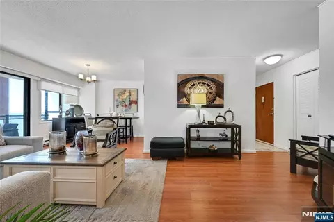 Living - 125 Prospect Ave #11G, Hackensack, NJ 07601 photo 2 of 5