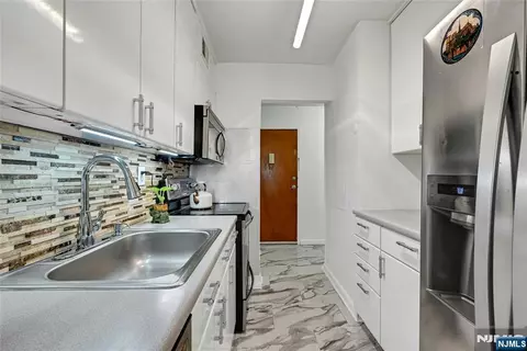 Kitchen - 125 Prospect Ave #11G, Hackensack, NJ 07601 photo 2 of 2
