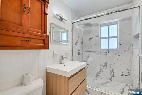 Bath - 125 Prospect Ave #11G, Hackensack, NJ 07601 photo 1 of 1