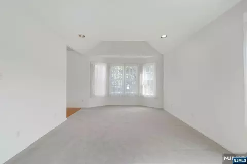 Living - 14 Summit Ct, Hackensack, NJ 07601 photo 1 of 2