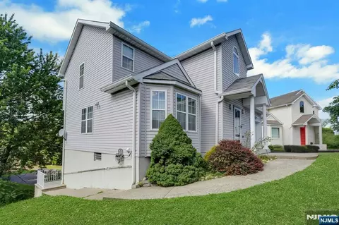 Exterior - 14 Summit Ct, Hackensack, NJ 07601 photo 4 of 4