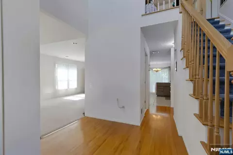 Entry Way - 14 Summit Ct, Hackensack, NJ 07601 photo 2 of 3