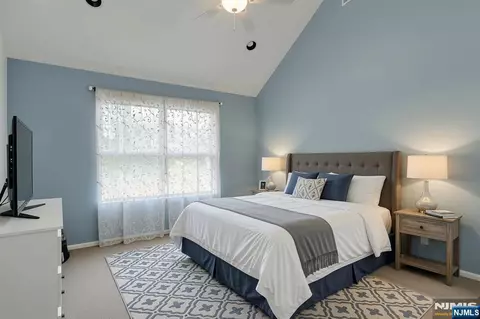 Bedroom - 14 Summit Ct, Hackensack, NJ 07601 photo 3 of 10