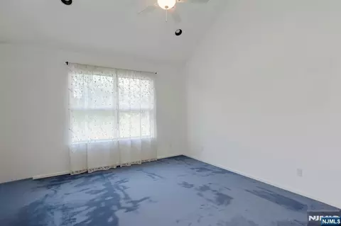 Bedroom - 14 Summit Ct, Hackensack, NJ 07601 photo 4 of 10