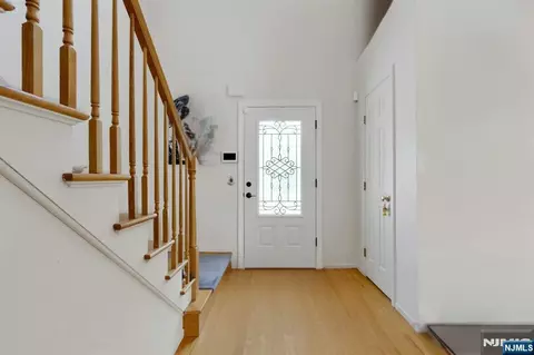 Entry Way - 14 Summit Ct, Hackensack, NJ 07601 photo 1 of 3