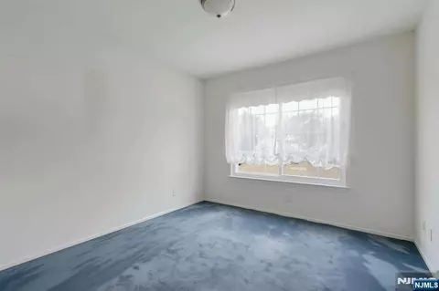 Bedroom - 14 Summit Ct, Hackensack, NJ 07601 photo 9 of 10