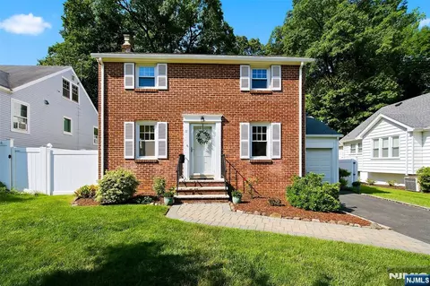 11 Monroe Ave, Roseland, NJ 07068