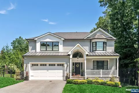22 Bryant Pl, Westwood, NJ 07675