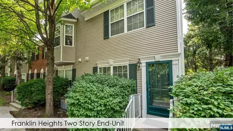 2119 Gunston Ct, Mahwah, NJ 07430