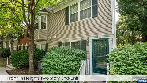 2119 Gunston Ct, Mahwah, NJ 07430