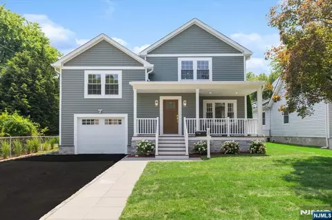 37 Congressional Pkwy, Livingston, NJ 07039