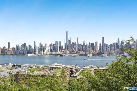 849 Boulevard #4D, Weehawken, NJ 07086