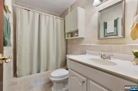 Bath - 151 Prospect Ave #9D, Hackensack, NJ 07601 photo 4 of 4
