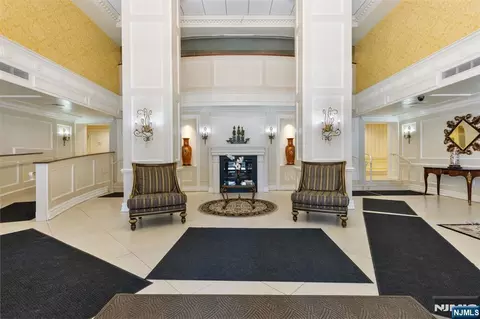 Entry Way - 151 Prospect Ave #9D, Hackensack, NJ 07601 photo 4 of 4