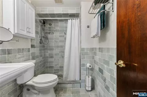 Bath - 151 Prospect Ave #9D, Hackensack, NJ 07601 photo 2 of 4