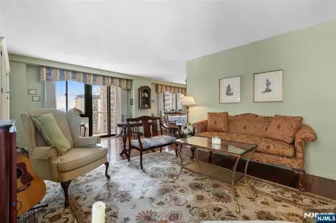 Living - 151 Prospect Ave #9D, Hackensack, NJ 07601 photo 3 of 6