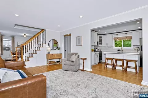 264 Lincoln Blvd, Emerson, NJ 07630