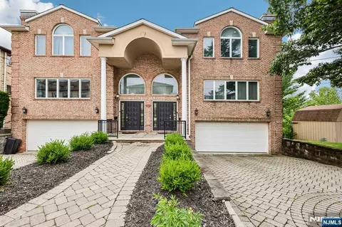 312 13th St # B, Palisades Park, NJ 07650