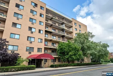 44 S Main St #6J, Lodi, NJ 07644